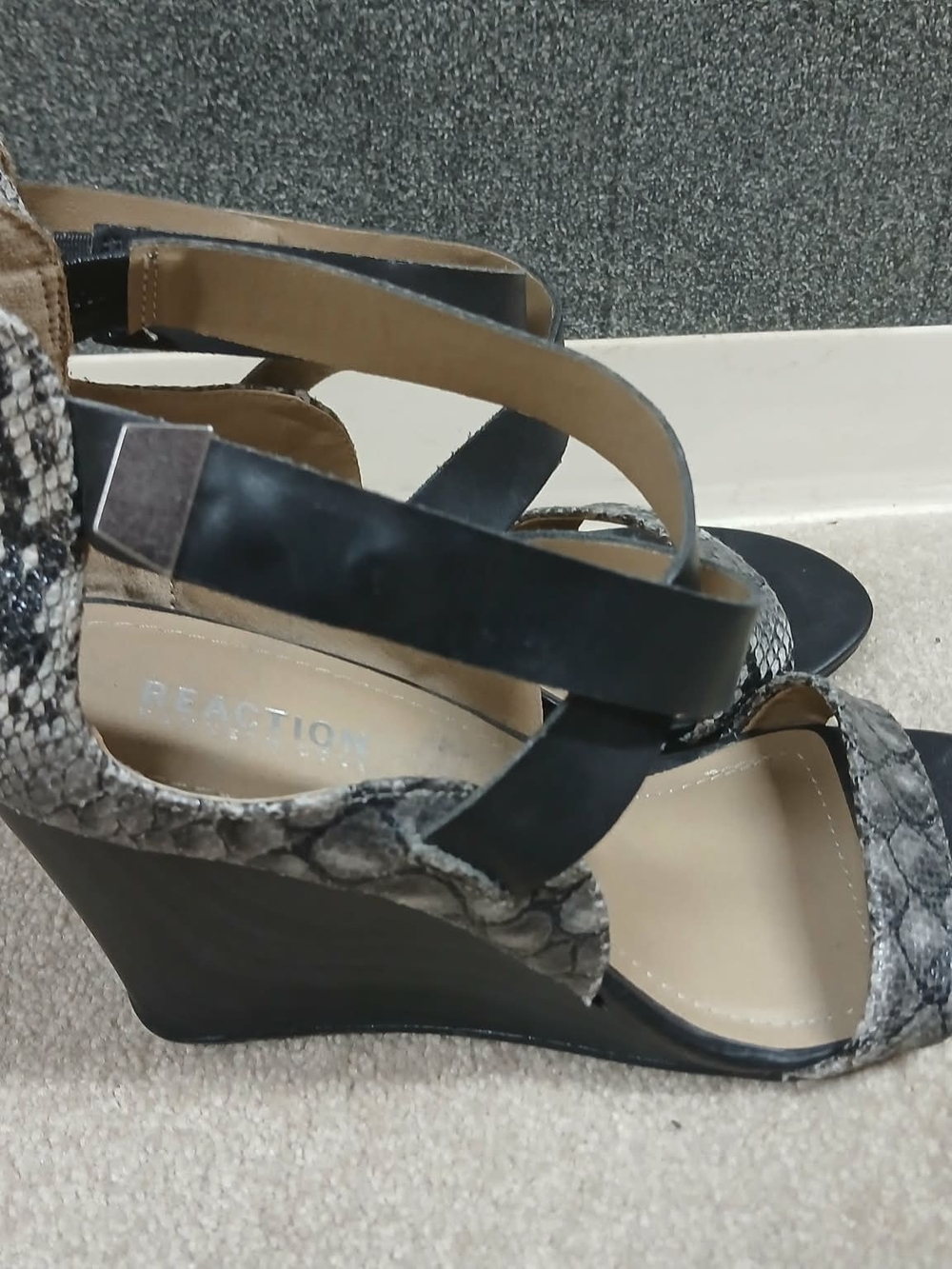Reaction Kenneth Cole Black & Snake-Print Strappy Sandals - Picture 4 of 4